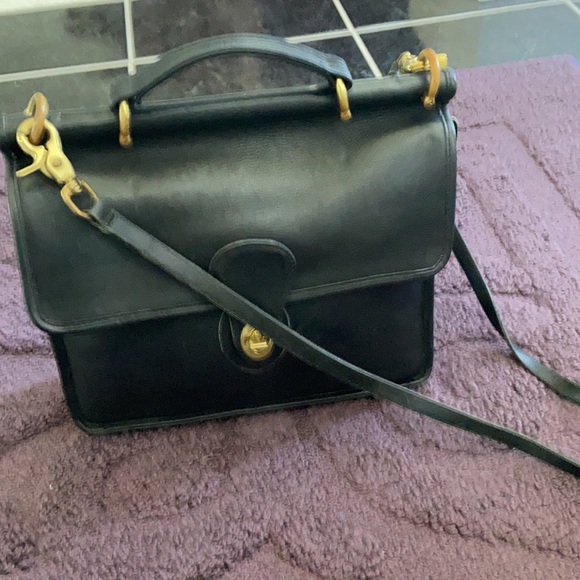 Coach Handbags - Coach Vintage Willis Crossbody